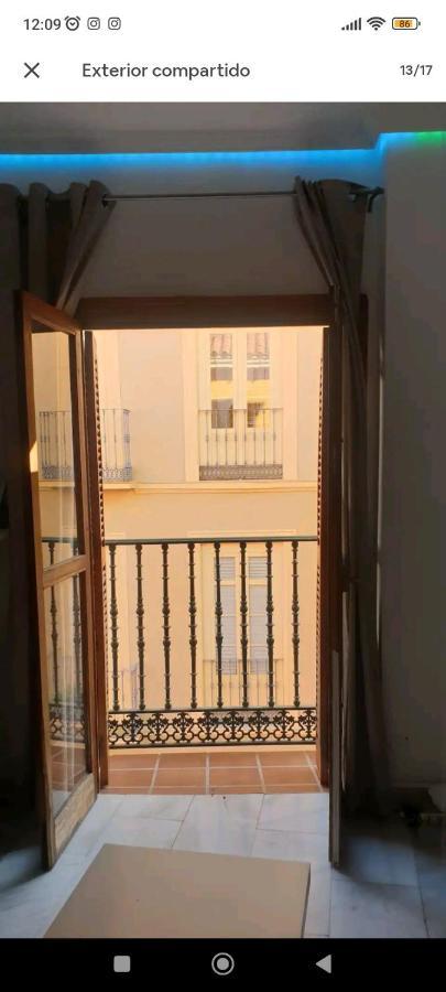 Habitacion Privada, Apartamento Centro Malaga Cerca De La Playa Eksteriør billede