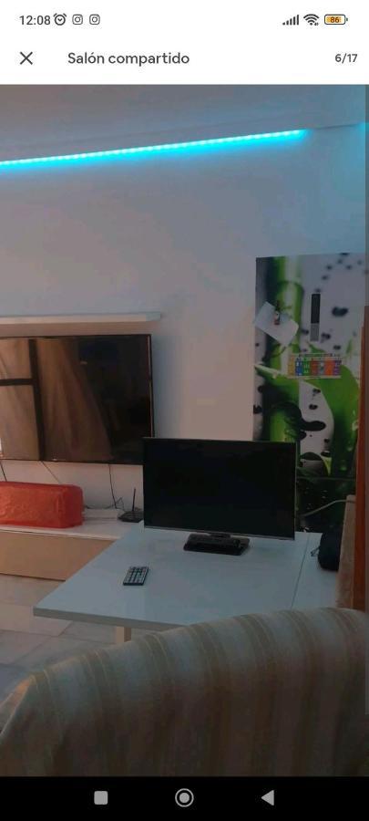 Habitacion Privada, Apartamento Centro Malaga Cerca De La Playa Eksteriør billede